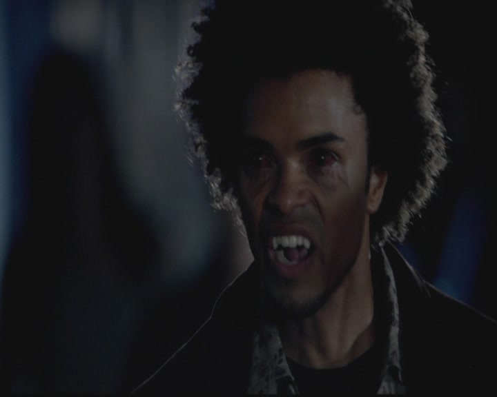 VampireDiariesWorld-dot-org_TheOriginals1x01AlwaysandForever0424.jpg
