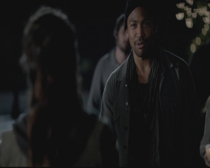 VampireDiariesWorld-dot-org_TheOriginals1x01AlwaysandForever0427.jpg