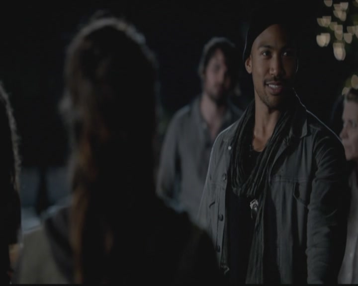 VampireDiariesWorld-dot-org_TheOriginals1x01AlwaysandForever0428.jpg