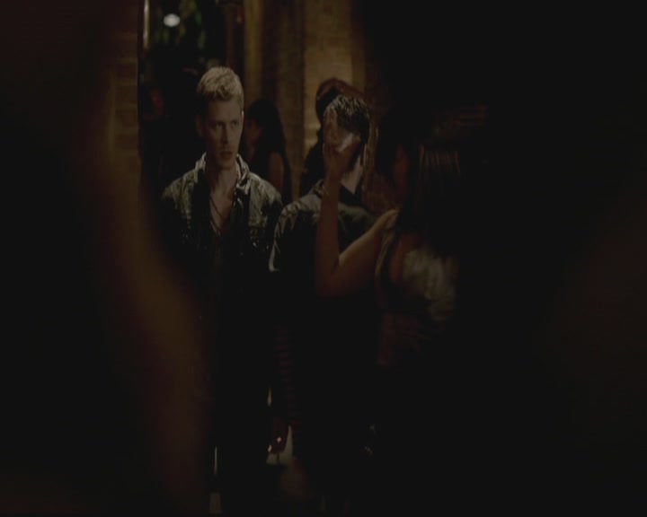 VampireDiariesWorld-dot-org_TheOriginals1x01AlwaysandForever1470.jpg