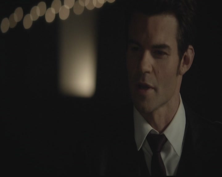 VampireDiariesWorld-dot-org_TheOriginals1x01AlwaysandForever2118.jpg