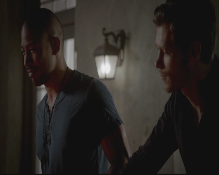 VampireDiariesWorld-dot-org_TheOriginals1x02HouseOfTheRisingSun0055.jpg