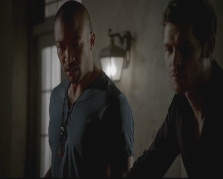 VampireDiariesWorld-dot-org_TheOriginals1x02HouseOfTheRisingSun0074.jpg