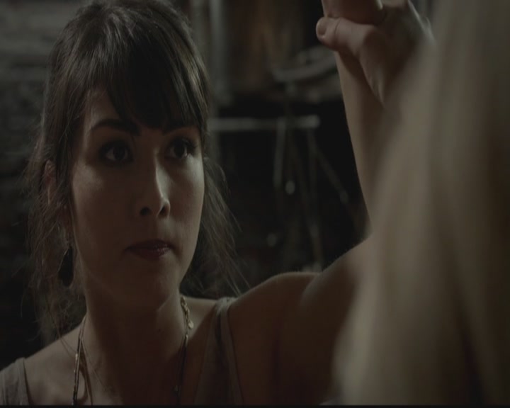 VampireDiariesWorld-dot-org_TheOriginals1x02HouseOfTheRisingSun0528.jpg