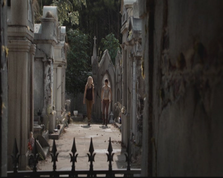 VampireDiariesWorld-dot-org_TheOriginals1x02HouseOfTheRisingSun0536.jpg