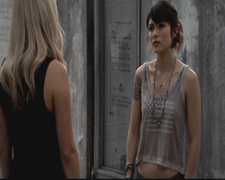 VampireDiariesWorld-dot-org_TheOriginals1x02HouseOfTheRisingSun0551.jpg