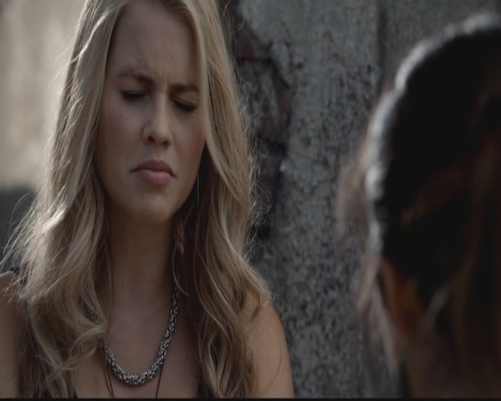VampireDiariesWorld-dot-org_TheOriginals1x02HouseOfTheRisingSun0559.jpg
