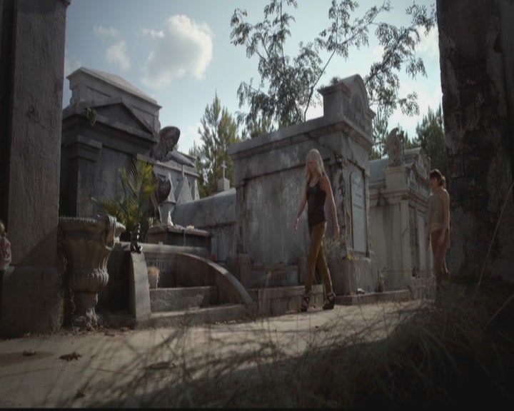 VampireDiariesWorld-dot-org_TheOriginals1x02HouseOfTheRisingSun0600.jpg