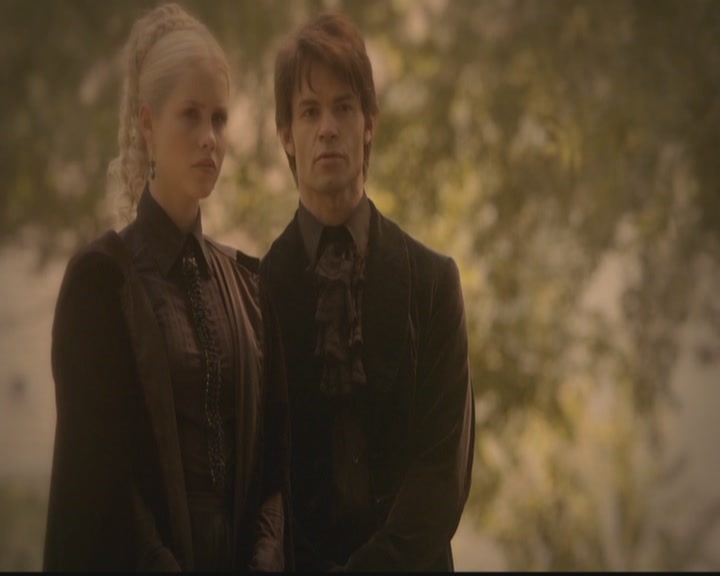 VampireDiariesWorld-dot-org_TheOriginals1x02HouseOfTheRisingSun0726.jpg