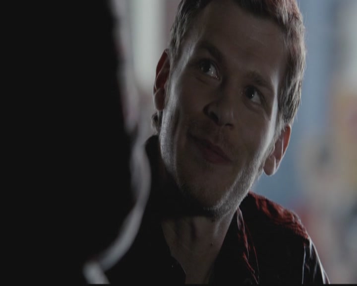 VampireDiariesWorld-dot-org_TheOriginals1x02HouseOfTheRisingSun0824.jpg