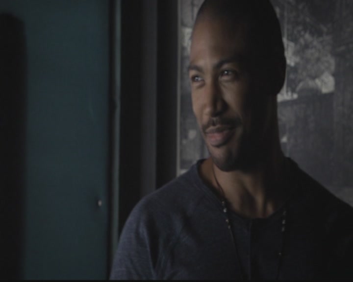 VampireDiariesWorld-dot-org_TheOriginals1x02HouseOfTheRisingSun0842.jpg