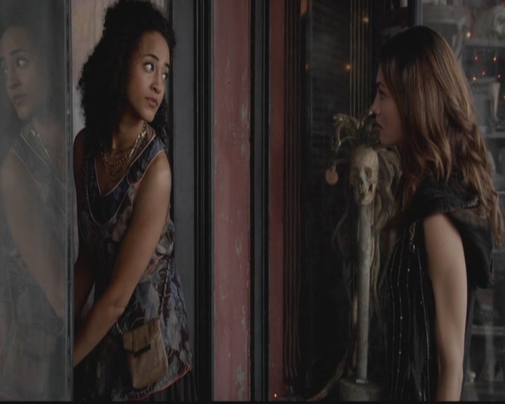 VampireDiariesWorld-dot-org_TheOriginals1x02HouseOfTheRisingSun0855.jpg