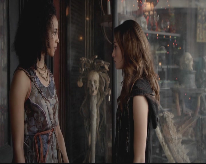 VampireDiariesWorld-dot-org_TheOriginals1x02HouseOfTheRisingSun0869.jpg