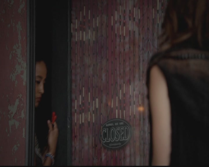 VampireDiariesWorld-dot-org_TheOriginals1x02HouseOfTheRisingSun0878.jpg