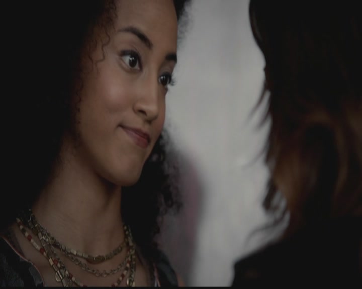 VampireDiariesWorld-dot-org_TheOriginals1x02HouseOfTheRisingSun0882.jpg