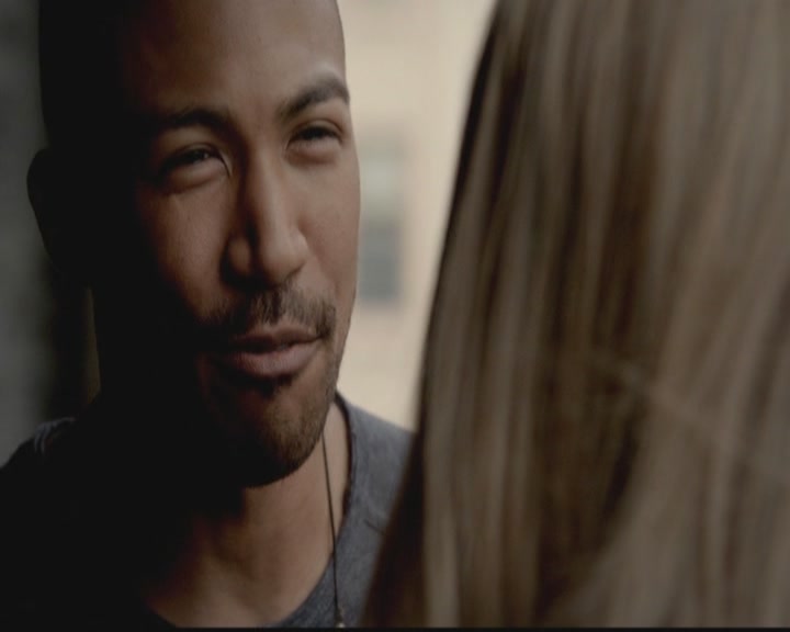 VampireDiariesWorld-dot-org_TheOriginals1x02HouseOfTheRisingSun1083.jpg