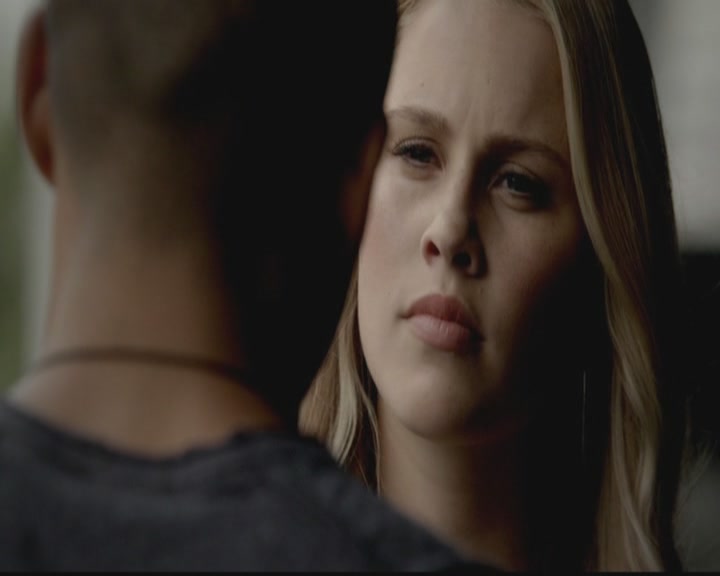 VampireDiariesWorld-dot-org_TheOriginals1x02HouseOfTheRisingSun1129.jpg