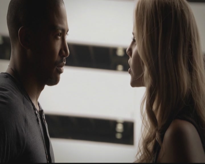 VampireDiariesWorld-dot-org_TheOriginals1x02HouseOfTheRisingSun1133.jpg