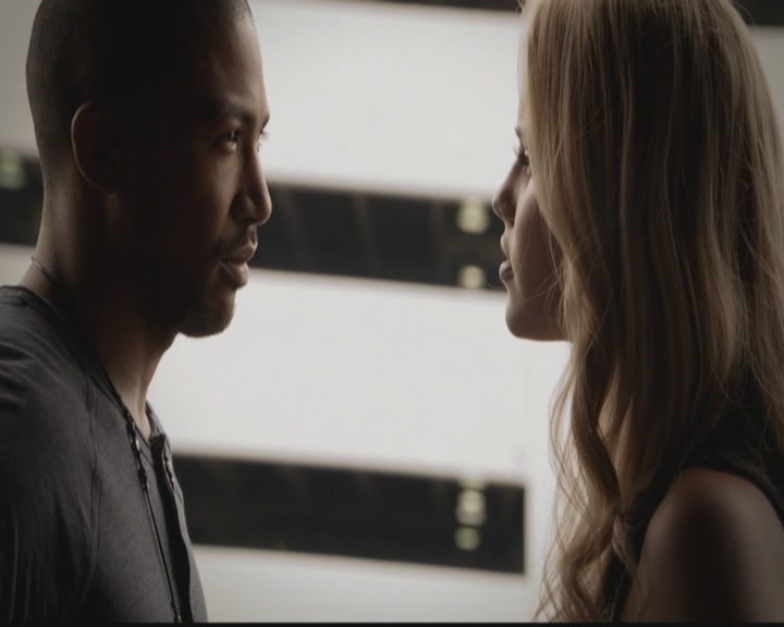 VampireDiariesWorld-dot-org_TheOriginals1x02HouseOfTheRisingSun1134.jpg