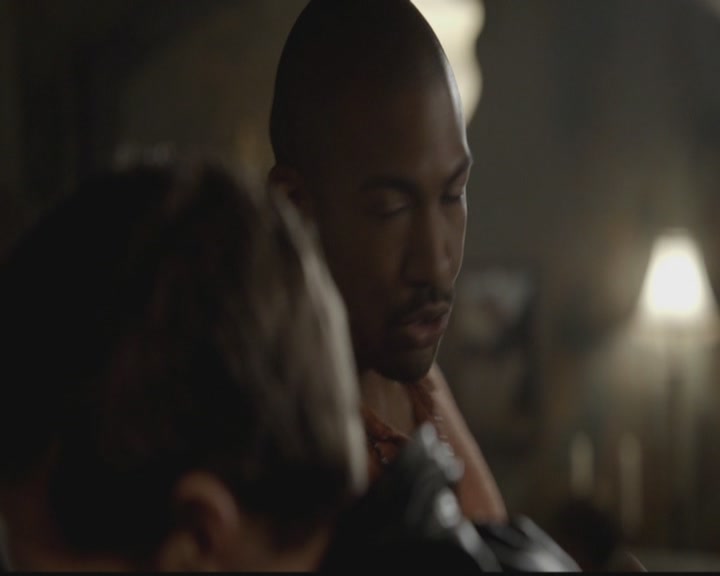 VampireDiariesWorld-dot-org_TheOriginals1x02HouseOfTheRisingSun1177.jpg