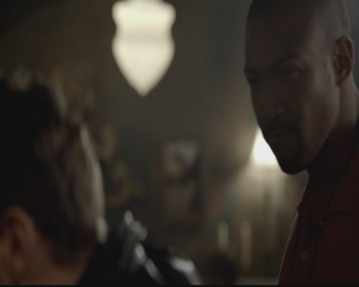 VampireDiariesWorld-dot-org_TheOriginals1x02HouseOfTheRisingSun1179.jpg