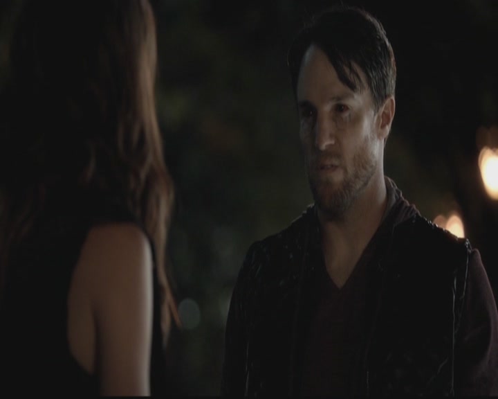 VampireDiariesWorld-dot-org_TheOriginals1x02HouseOfTheRisingSun1246.jpg