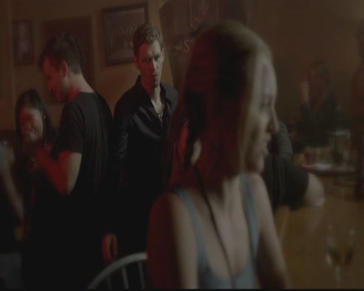 VampireDiariesWorld-dot-org_TheOriginals1x02HouseOfTheRisingSun1328.jpg