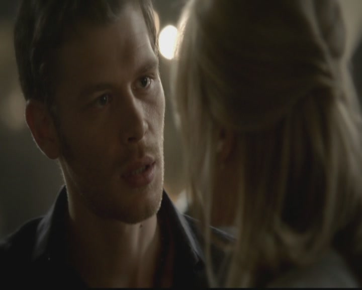 VampireDiariesWorld-dot-org_TheOriginals1x02HouseOfTheRisingSun1388.jpg