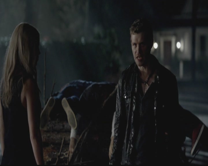 VampireDiariesWorld-dot-org_TheOriginals1x02HouseOfTheRisingSun1406.jpg