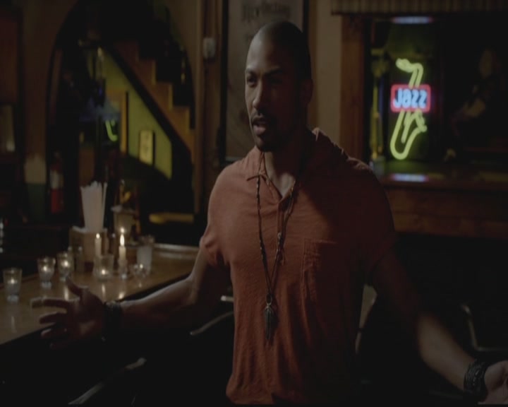 VampireDiariesWorld-dot-org_TheOriginals1x02HouseOfTheRisingSun1808.jpg