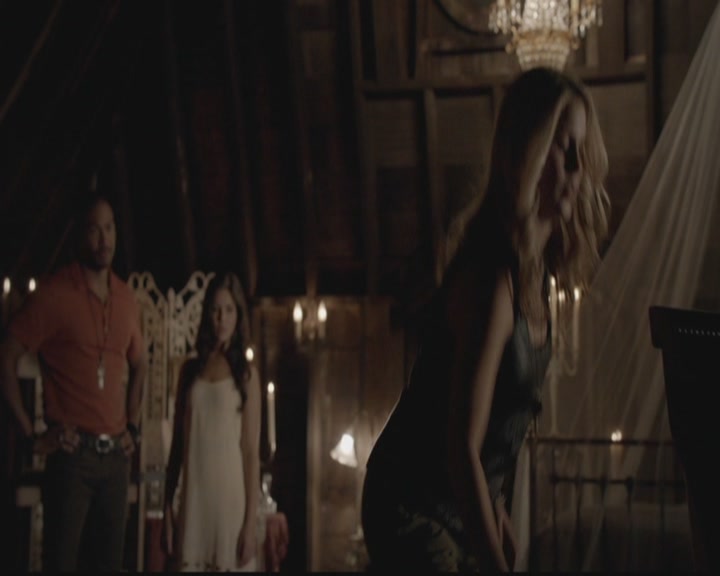 VampireDiariesWorld-dot-org_TheOriginals1x02HouseOfTheRisingSun1860.jpg