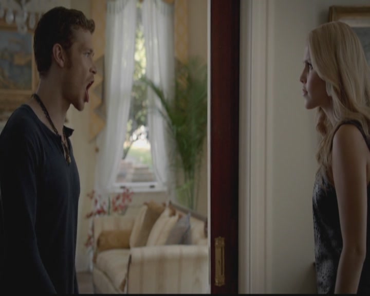 VampireDiariesWorld-dot-org_TheOriginals1x02HouseOfTheRisingSun2253.jpg