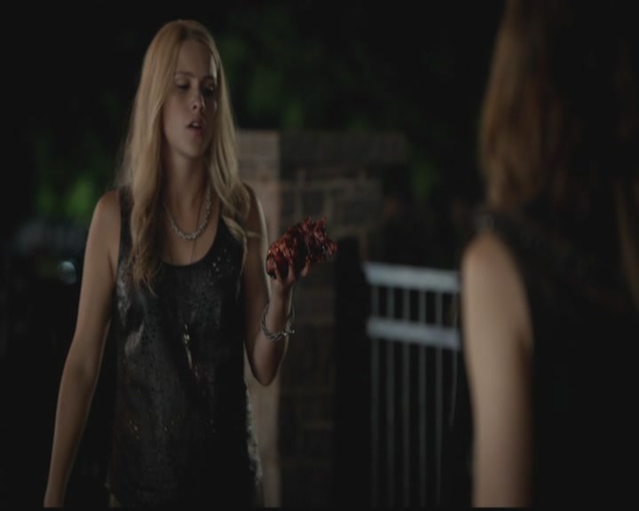 VampireDiariesWorld-dot-org_TheOriginals1x03TangledUpInBlue0062.jpg