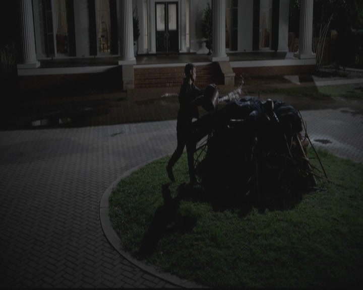 VampireDiariesWorld-dot-org_TheOriginals1x03TangledUpInBlue0068.jpg