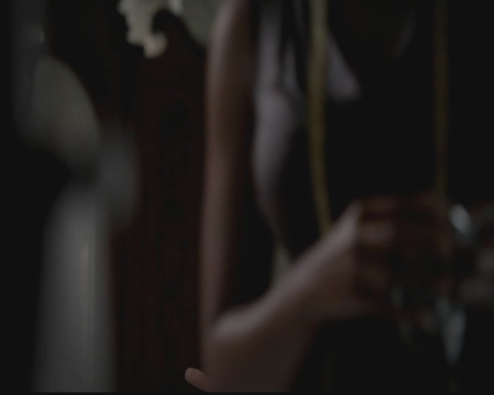 VampireDiariesWorld-dot-org_TheOriginals1x03TangledUpInBlue0248.jpg