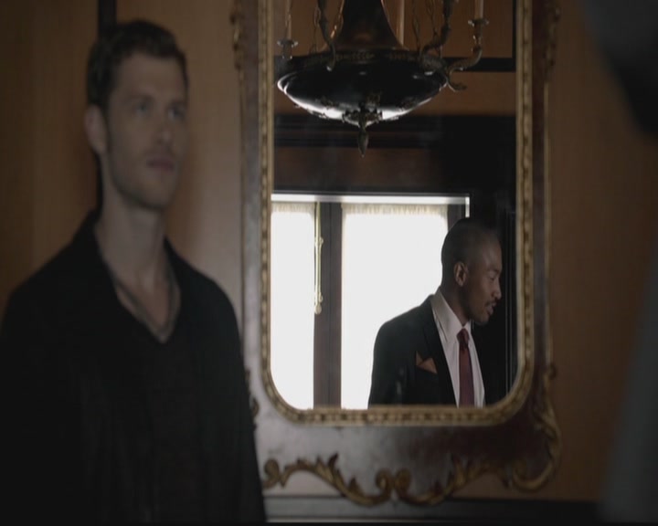 VampireDiariesWorld-dot-org_TheOriginals1x03TangledUpInBlue0268.jpg