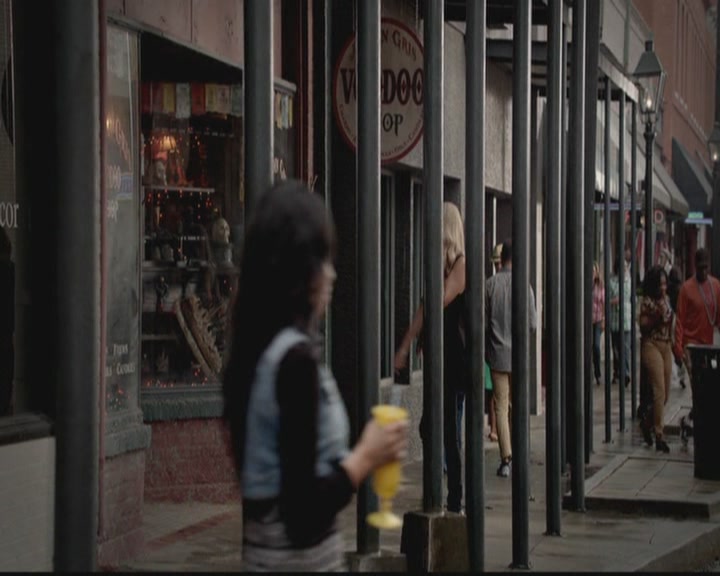VampireDiariesWorld-dot-org_TheOriginals1x03TangledUpInBlue0382.jpg