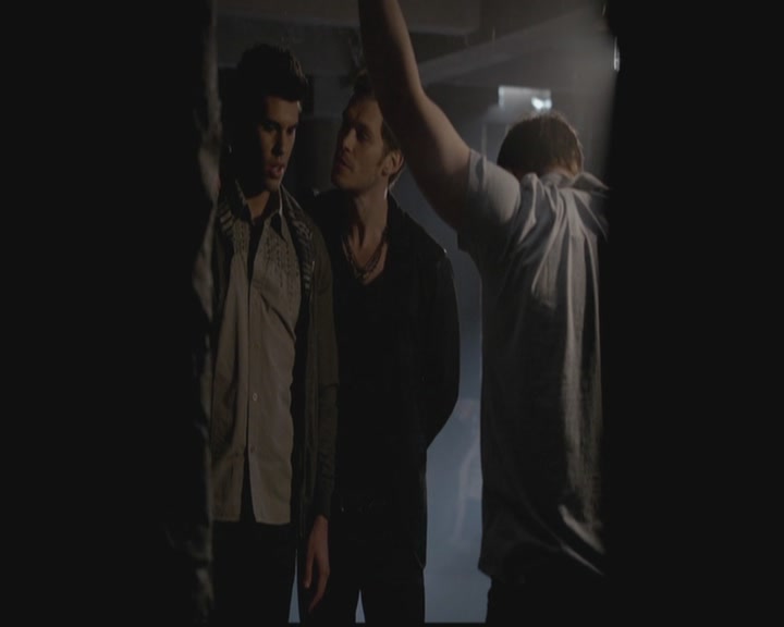VampireDiariesWorld-dot-org_TheOriginals1x03TangledUpInBlue0447.jpg