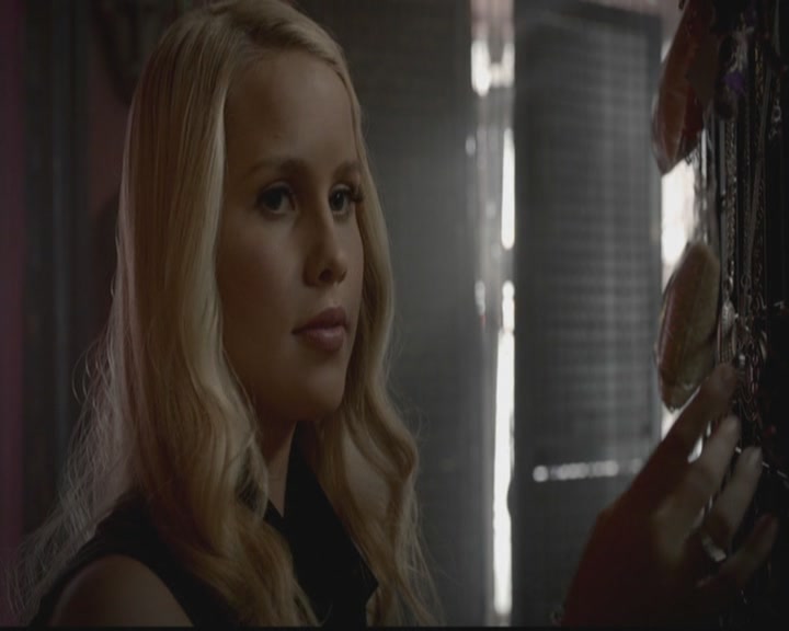 VampireDiariesWorld-dot-org_TheOriginals1x03TangledUpInBlue0499.jpg
