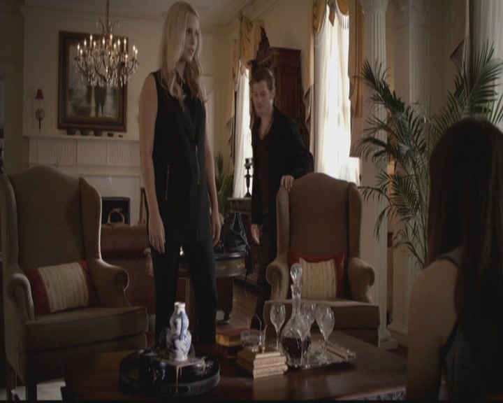 VampireDiariesWorld-dot-org_TheOriginals1x03TangledUpInBlue0608.jpg