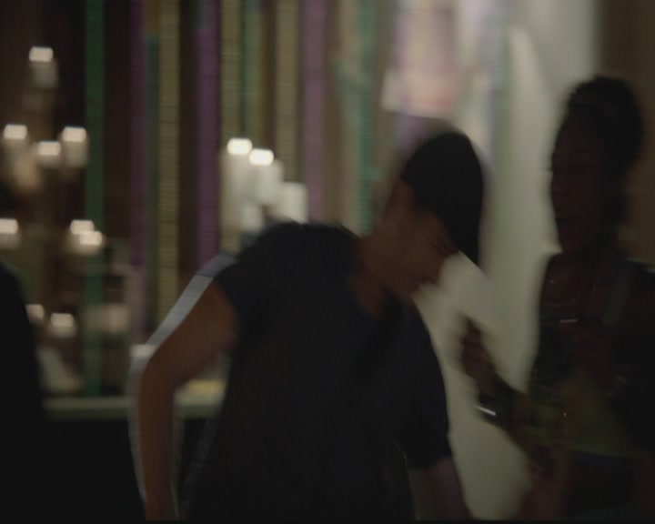 VampireDiariesWorld-dot-org_TheOriginals1x03TangledUpInBlue0893.jpg