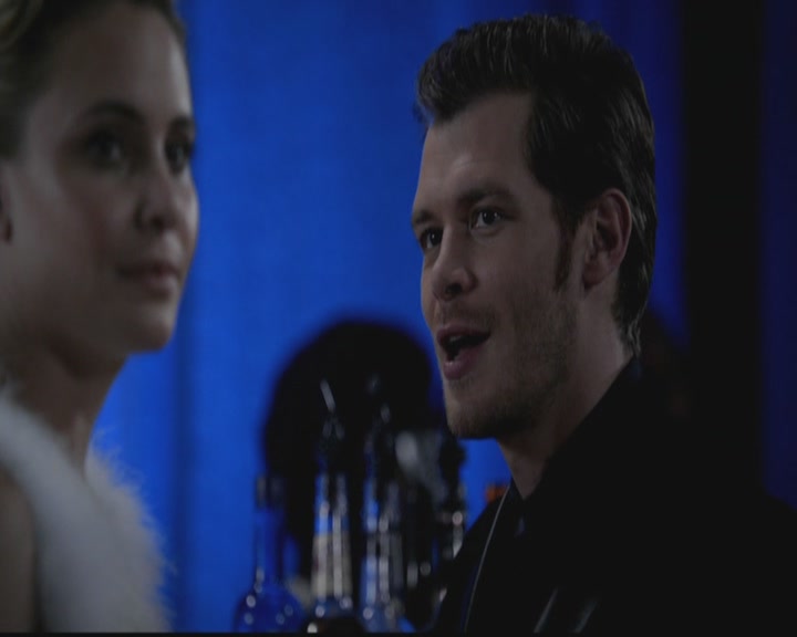 VampireDiariesWorld-dot-org_TheOriginals1x03TangledUpInBlue1133.jpg