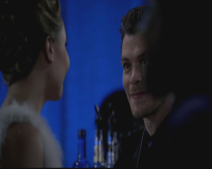 VampireDiariesWorld-dot-org_TheOriginals1x03TangledUpInBlue1143.jpg