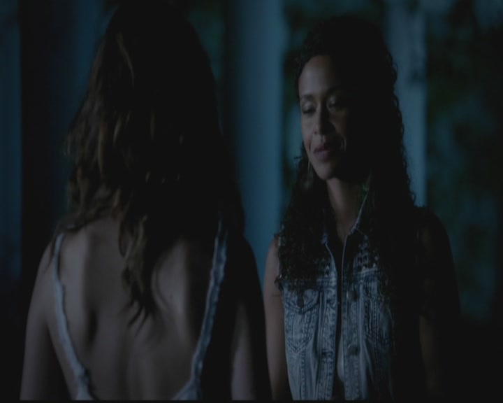 VampireDiariesWorld-dot-org_TheOriginals1x03TangledUpInBlue1216.jpg