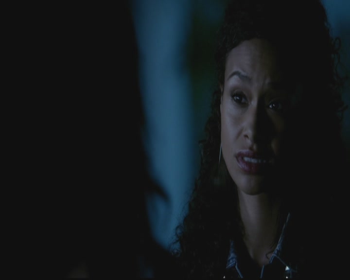 VampireDiariesWorld-dot-org_TheOriginals1x03TangledUpInBlue1227.jpg