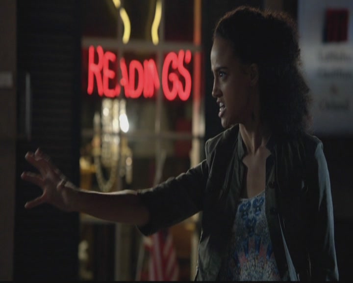 VampireDiariesWorld-dot-org_TheOriginals1x03TangledUpInBlue1685.jpg