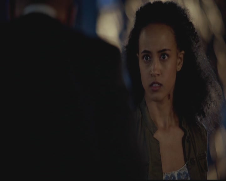 VampireDiariesWorld-dot-org_TheOriginals1x03TangledUpInBlue1699.jpg
