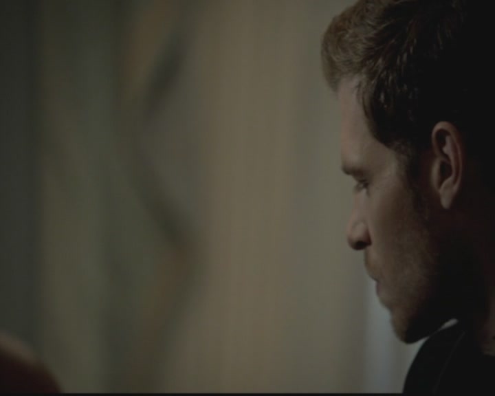 VampireDiariesWorld-dot-org_TheOriginals1x03TangledUpInBlue2011.jpg