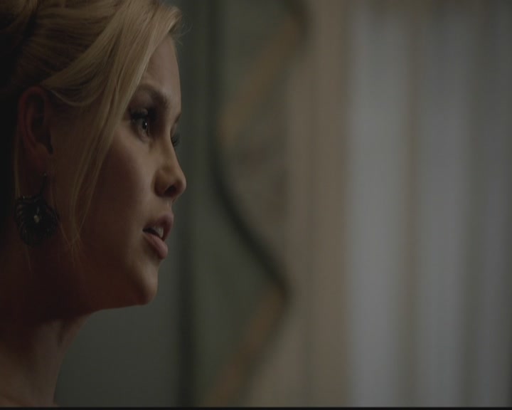 VampireDiariesWorld-dot-org_TheOriginals1x03TangledUpInBlue2021.jpg