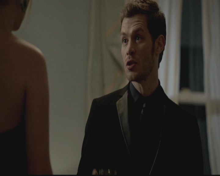 VampireDiariesWorld-dot-org_TheOriginals1x03TangledUpInBlue2036.jpg